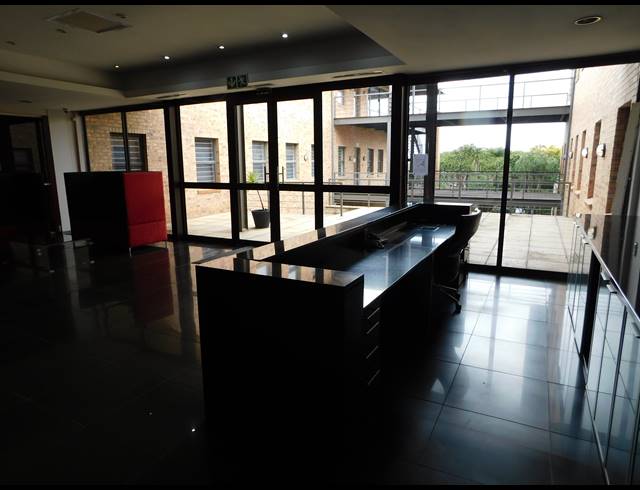 3,558M² OFFICE TO LET IN FERNDALE